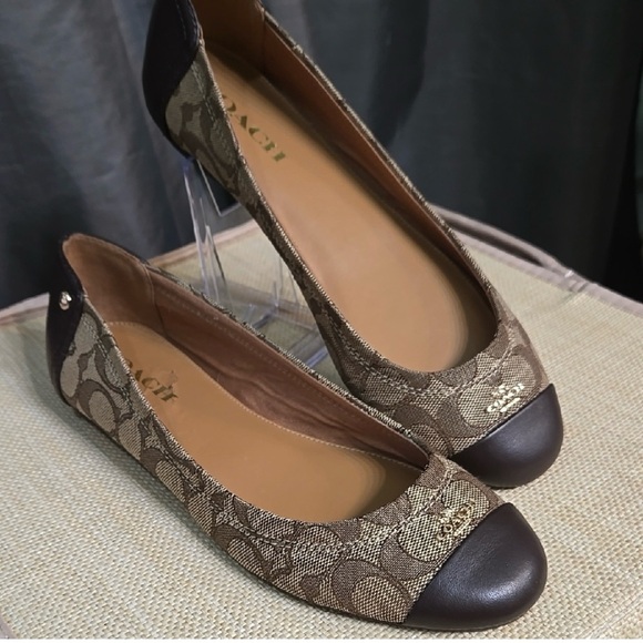 Coach Brown Signature Women's Shoes 8.5 - Picture 2 of 8